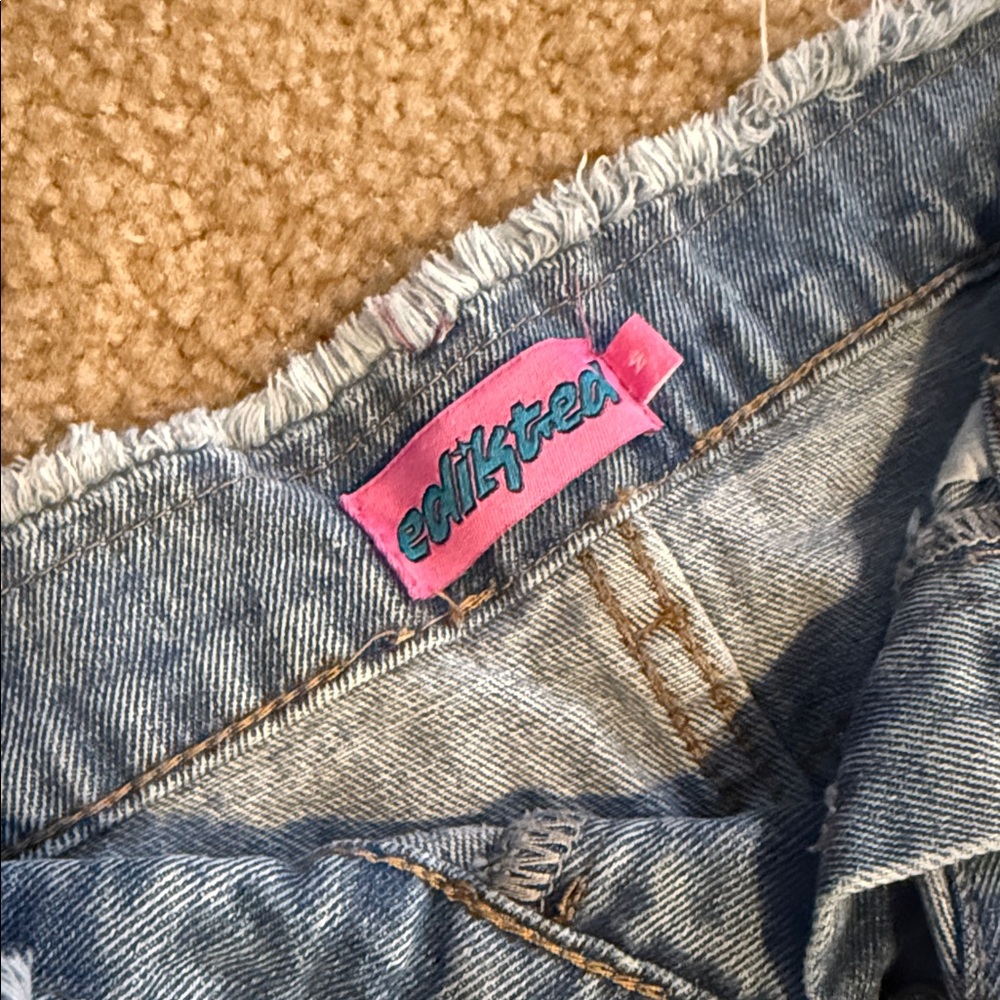 Edikted Ripped Jeans - Picture 3 of 7